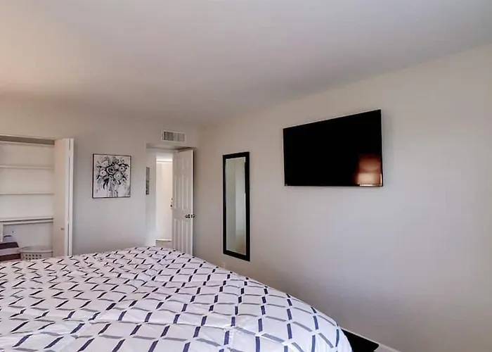 Comfy 1-bdrm In Heart Of Old Town Holiday home