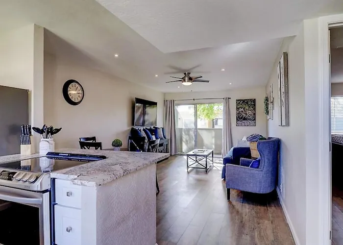 Comfy 1-bdrm In Heart Of Old Town *