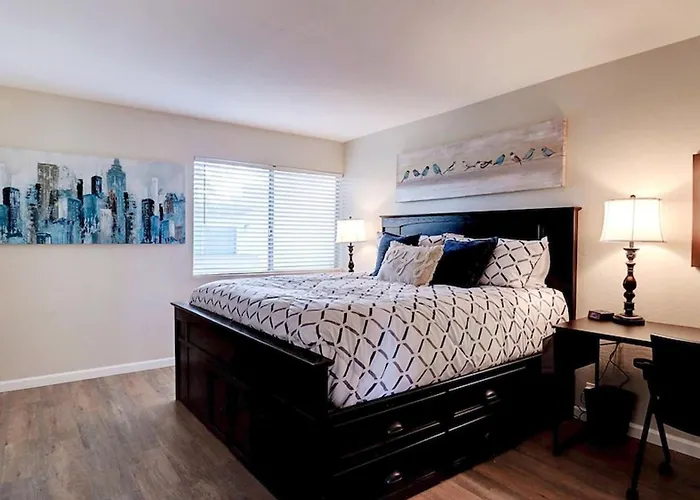 Comfy 1-bdrm In Heart Of Old Town Holiday home